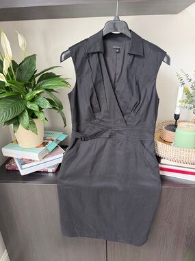 Ann Taylor Black Sleeveless V-Neck Midi Dress with Belt Detail